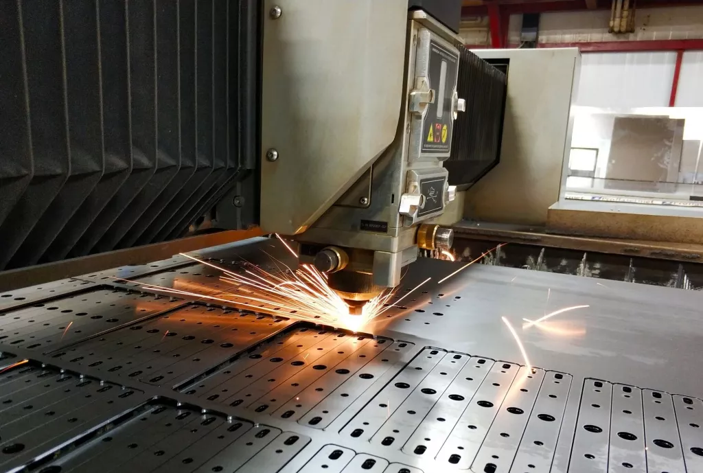 Лазерная резка металла: технологии, оборудование, применение в промышленности